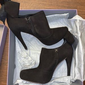 Vera Wang Booties